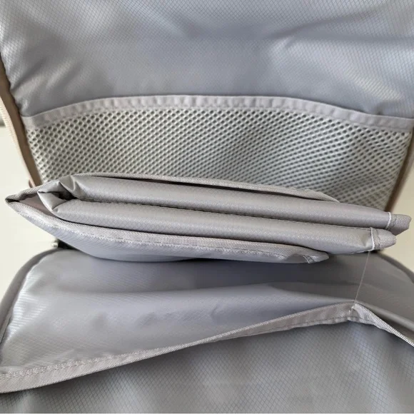 UppaBaby Changing Backpack - Declan - Picture 3 of 5